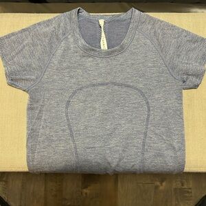 LULULEMON swiftly tech short sleeve t-shirt sparkly blue, size 4